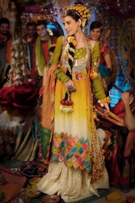 Latest Bridal Mehndi Dresses 2013