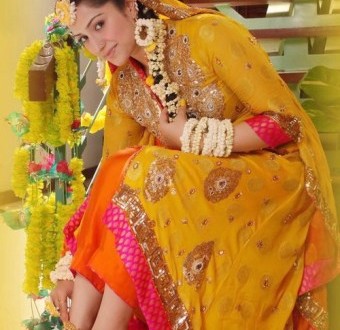 Latest Mehndi Dresses for Brides