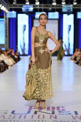 Fouzia in Layla Chatoor Collection at PFDC Sunsilk Fashion Week 2013